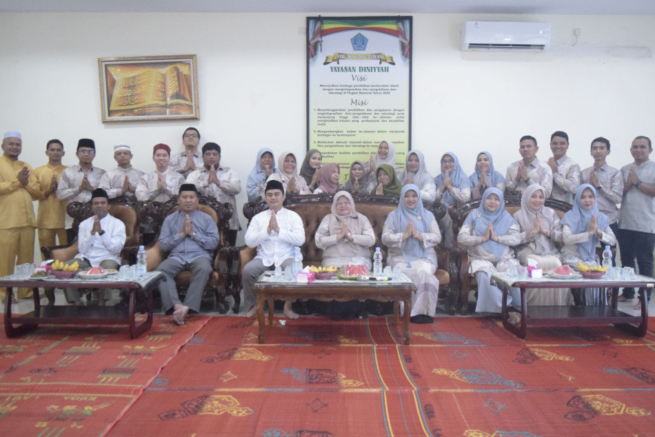 IAI Diniyyah Pekanbaru Gelar Buka Bersama Dosen dan Tendik, Sekaligus Santunan Anak Yatim Dhuafa